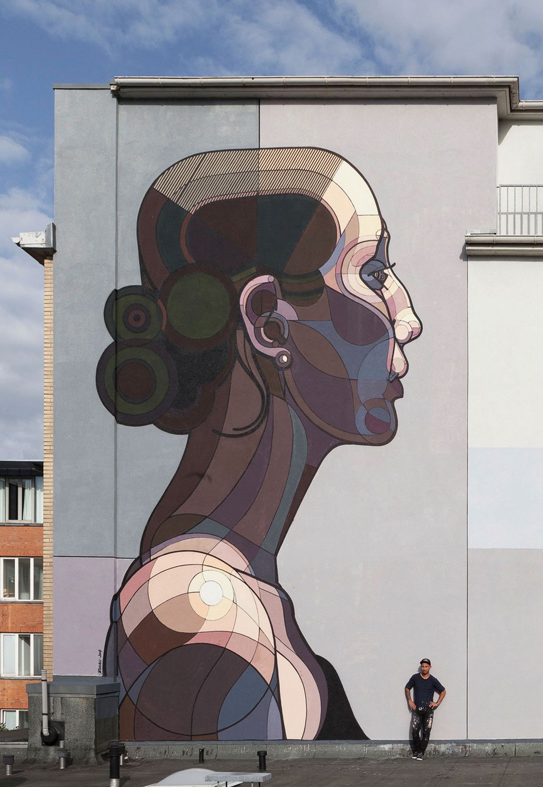big-wall-painting-of-woman-by-graffiti-artist-ata-bozaci.jpg-p-1080